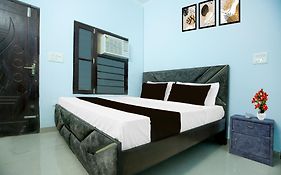 Super Collection O By Oyo Nayagaon Vikas Nagar